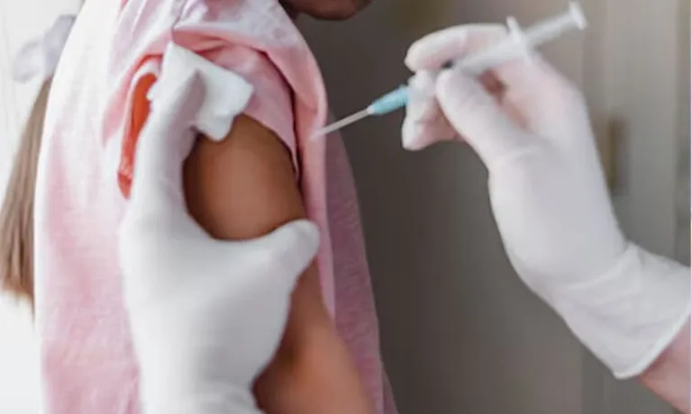 Pais que não vacinarem filhos contra a Covid-19 podem ser multados, decide STJ