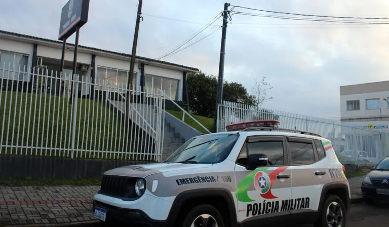 Mulher é presa após furtar objetos em estabelecimento comercial em Dionísio Cerqueira