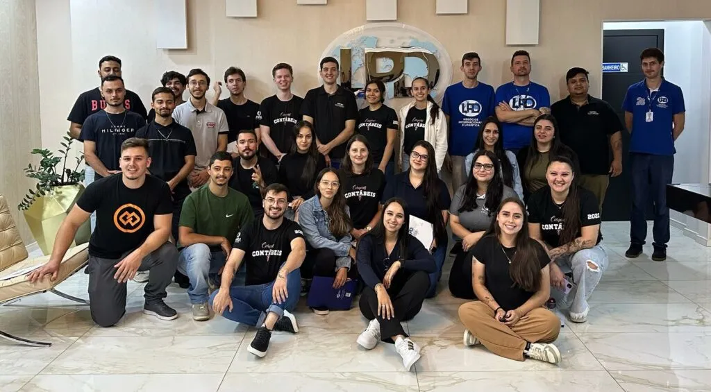Acadêmicos da Unetri realizam visita técnica à empresa de comércio internacional da Trifronteira 1 Visita tecnica a LPD 1