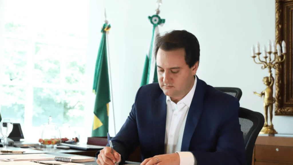 Ratinho Junior valoriza 51 mil servidores com promoções 1 crys 1 2