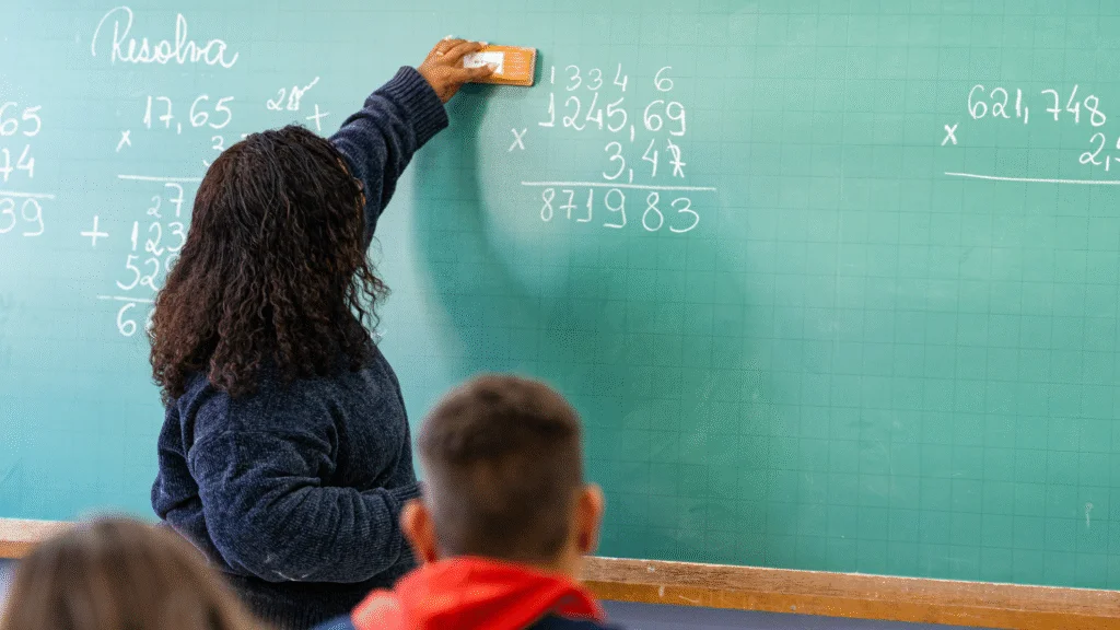 PSS é destinado à contratação temporária de professores, pedagogos e tradutores/intérpretes para a rede estadual de ensino
