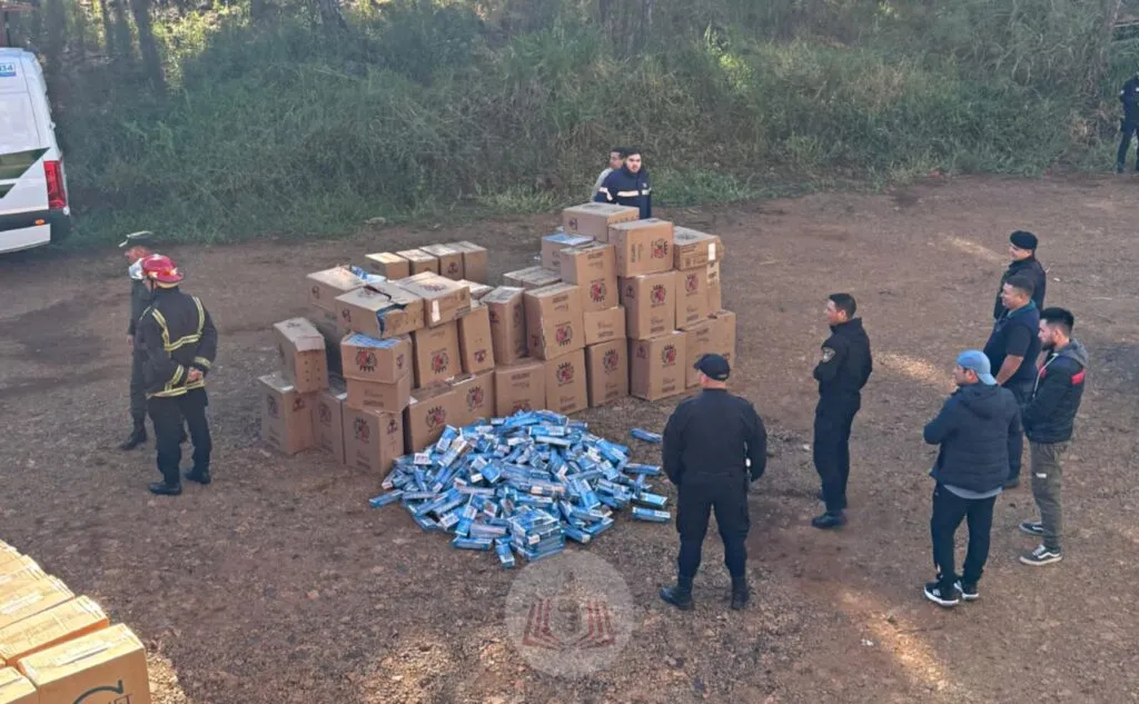 Polícia Argentina destrói cerca de 1,5 milhão de maços de cigarros contrabandeados apreendidos em Bernardo de Irigoyen