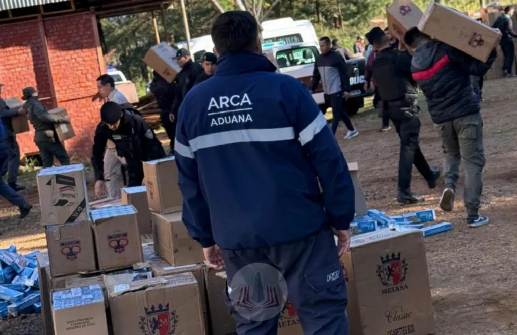 A carga de mais de 6 mil caixas de cigarros contrabandeados havia sido apreendida durante uma operação policial realizada em março pela polícia Argentina