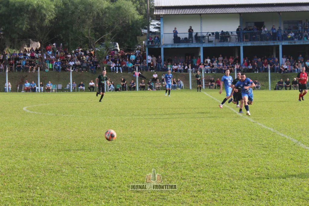 Os times do Harmonia da Linha Maria Preta estarão nas duas finais do Campeonato Cerqueirense que acontecem no próximo sábado