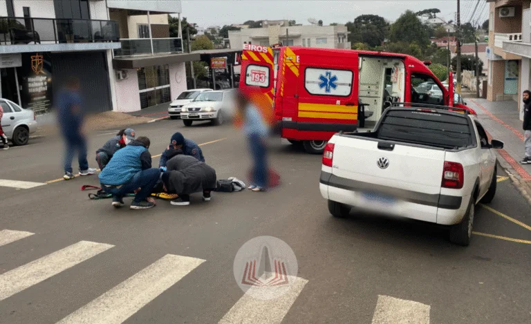 Mulher fica ferida ao ser atropelada no centro de Dionísio Cerqueira