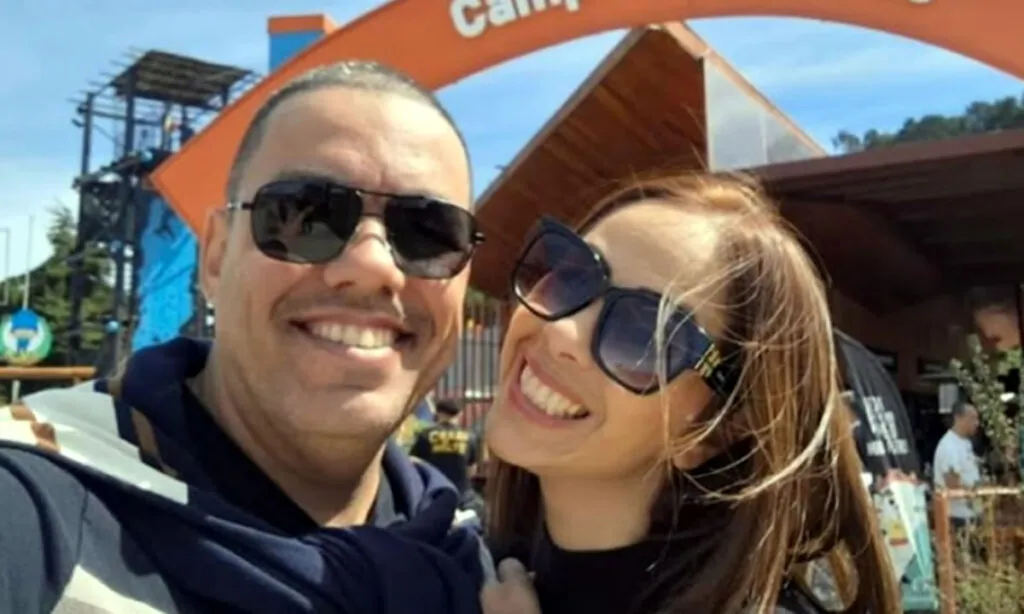O laudo necroscópico apontou que a maioria das facadas concentrou-se no lado direito do corpo da vítima. Amanda foi assassinada pelo marido, um sargento da PM