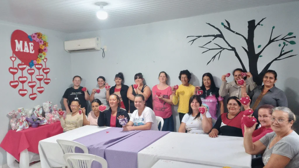 CRAS do Três Fronteiras e Centro realizam homenagens pelo Dia das Mães
