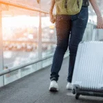 Tecnologia transforma malas em meio de transporte para aeroportos