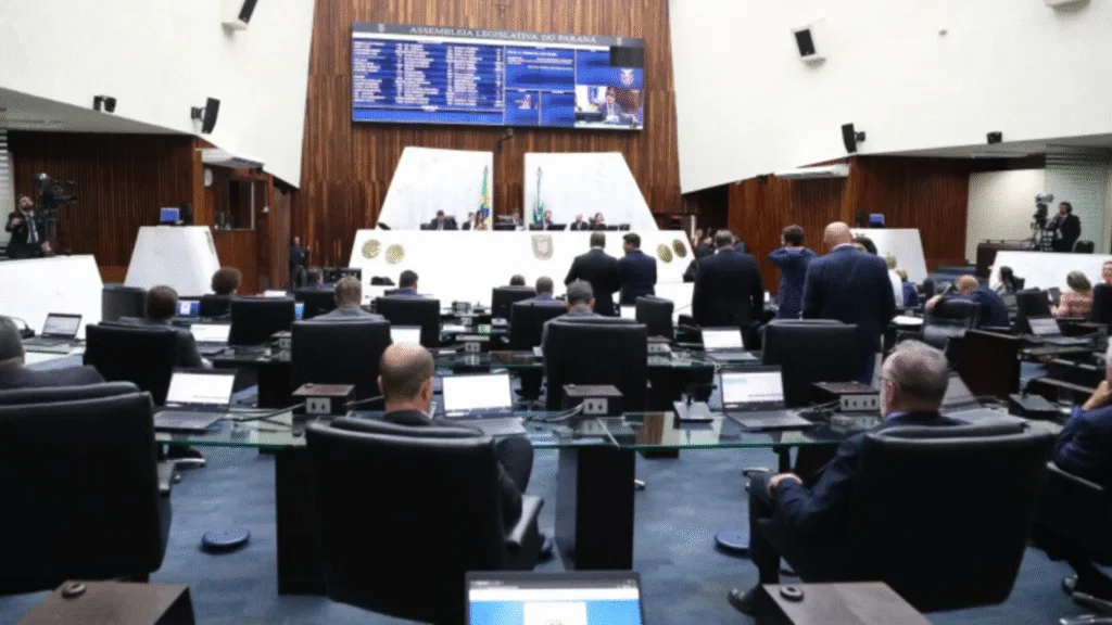 O Confia Paraná visa modernizar a administração tributária, promover a cooperação com os contribuintes e reduzir a burocracia fiscal