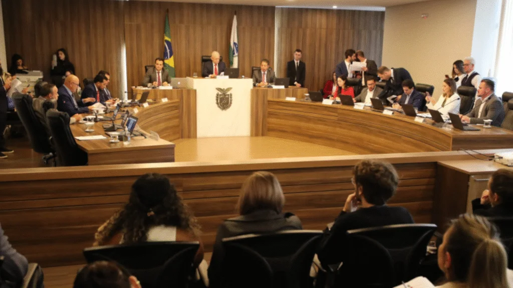 Aprovado projeto de fomento à agroindústria no Paraná para fortalecer a cadeia produtiva, gerar empregos e impulsionar o desenvolvimento regional.