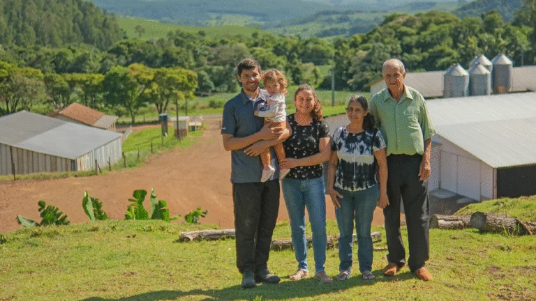 Família investe no campo e assegura sucessão com apoio da Sicredi Fronteiras
