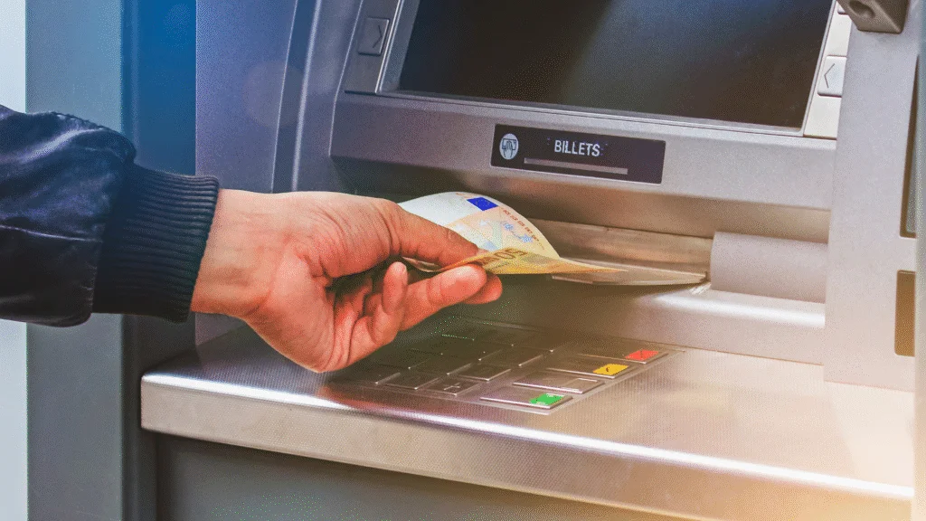 O Banco Central anunciou uma atualização no Sistema Valores a Receber (SVR) que permite o resgate automático de dinheiro esquecido em instituições financeiras. 