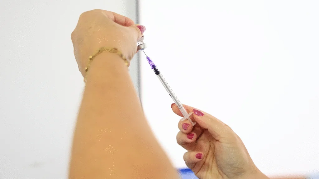 A campanha de vacinação contra a influenza iniciou no dia 7 de abril para a população-alvo nos 295 municípios