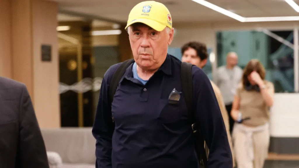 Carlo Ancelotti chega ao Brasil para assumir a Seleção Brasileira e divulgar sua primeira convocação.