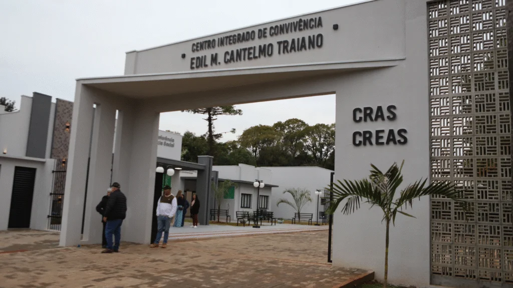 Santo Antonio do Sudoeste inaugura novo centro de convivência e melhorias em infraestrutura