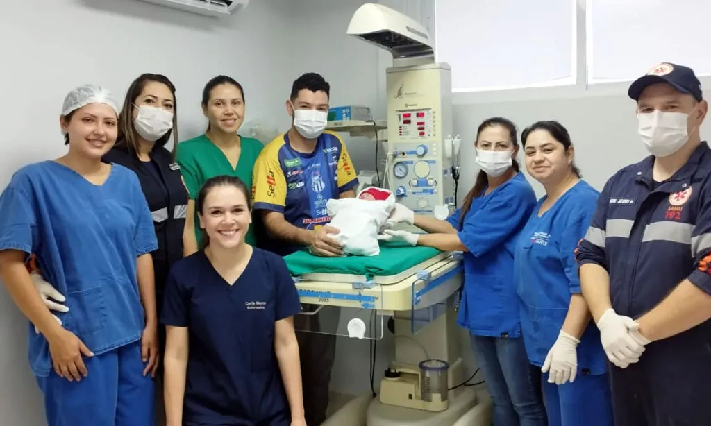 Mulher dá a luz em casa e tem auxílio pós-parto prestado pelo Samu de Dionísio Cerqueira