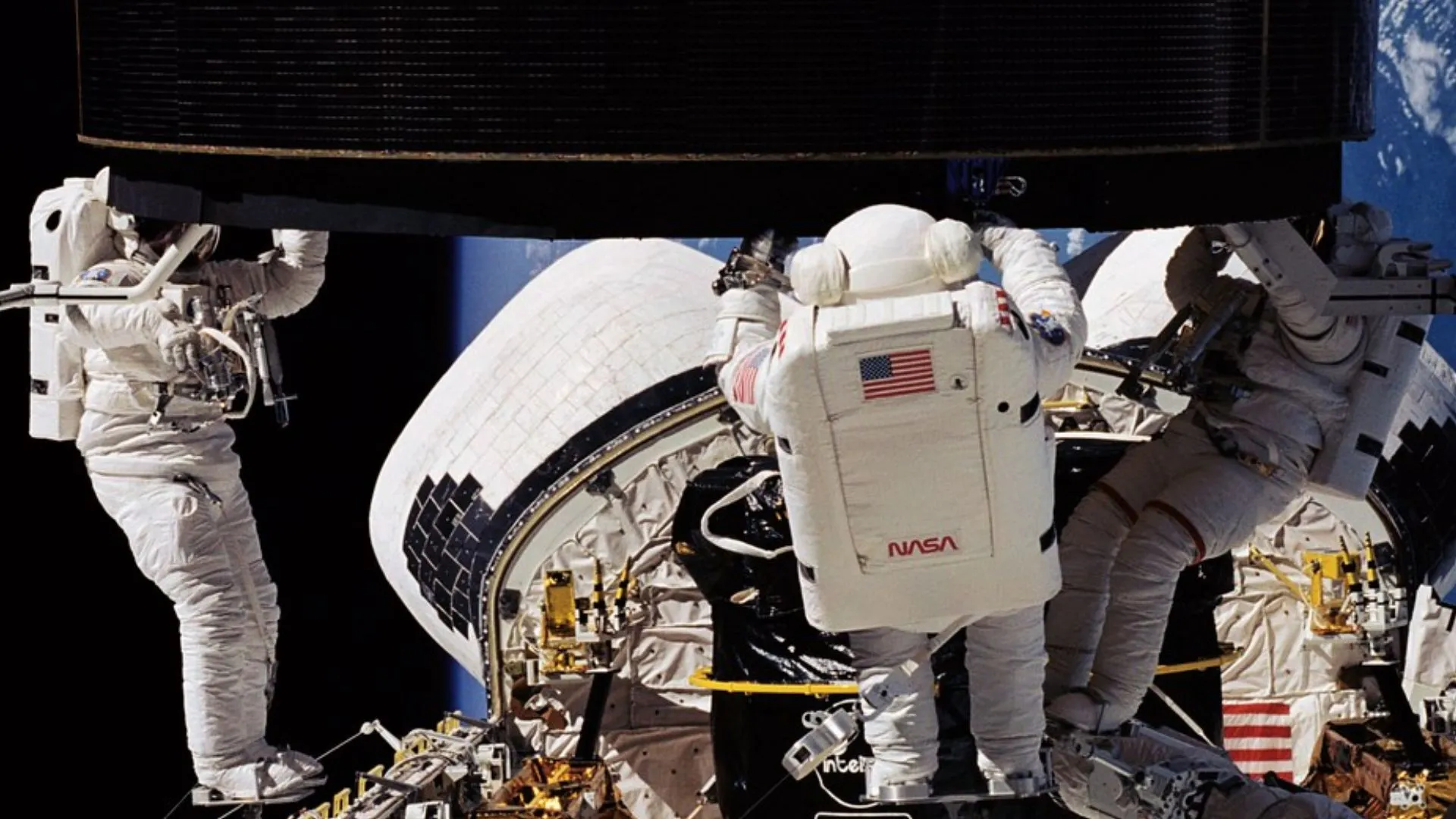 7 de maio de 1992: a épica caminhada espacial tripla da NASA