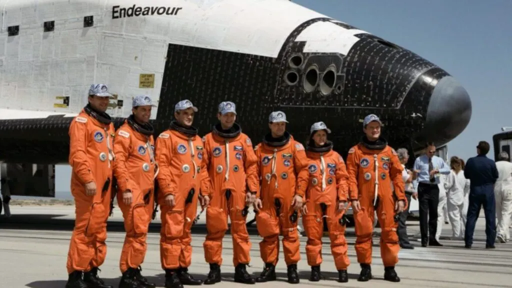 7 de maio de 1992: a épica caminhada espacial tripla da NASA