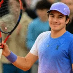 João Fonseca encara Jack Draper em duelo eletrizante na terceira rodada de Roland Garros