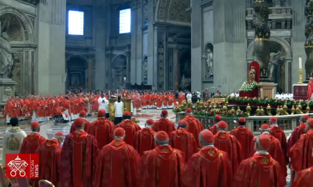 Cardeais estão reunidos na Capela Sistina. Eleito no Conclave sucederá Mario Jorge Bergoglio, que morreu em 21 de abril e comandou a Igreja Católica de 2013 até 2025