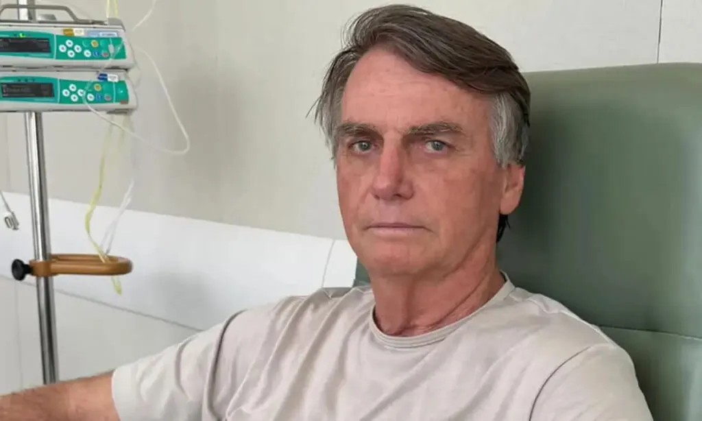 Jair Bolsonaro tem alta após ficar 21 dias internado em Brasília