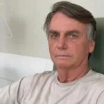 Jair Bolsonaro tem alta após ficar 21 dias internado em Brasília
