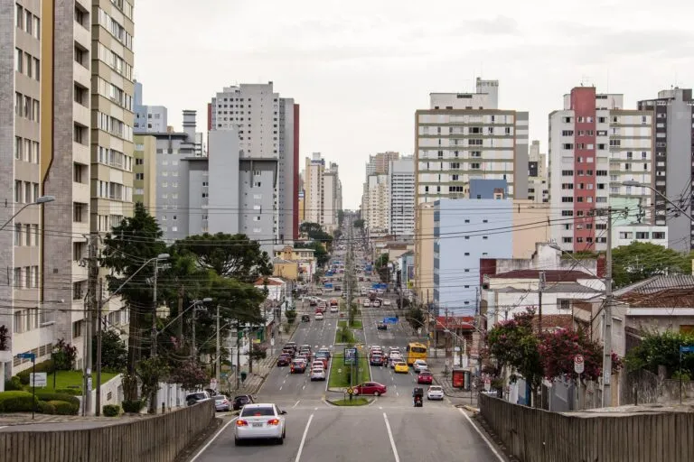Os 15 maiores municípios do Paraná hoje e há 50 anos