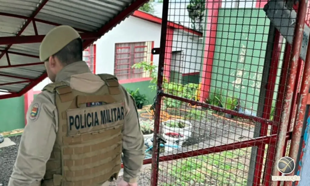 Em uma das ocorrências, menino de 10 anos alegou sofrer bullying e levou arma branca para se defender; escolas e Conselho Tutelar se comprometeram a dar apoio