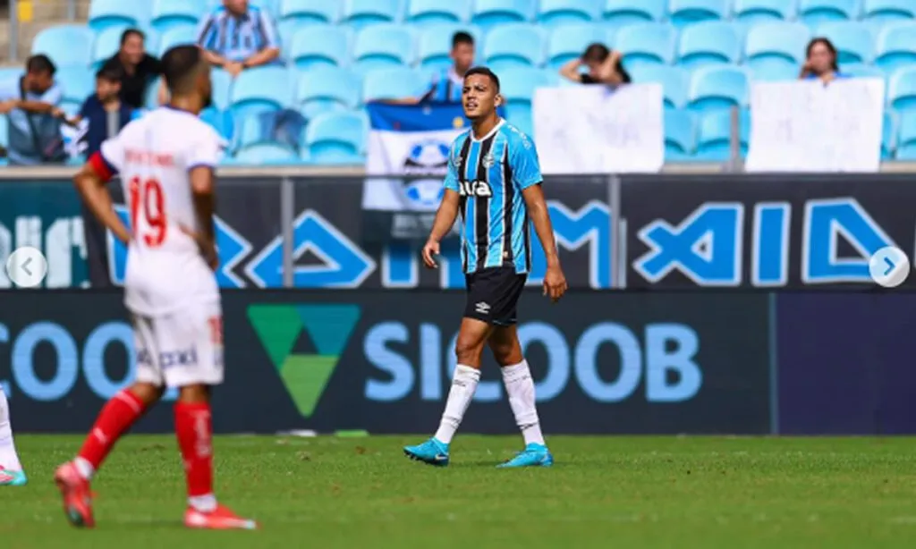 Grêmio vence o Bahia e deixa o Z-4 do Brasileirão 1 sqxqw