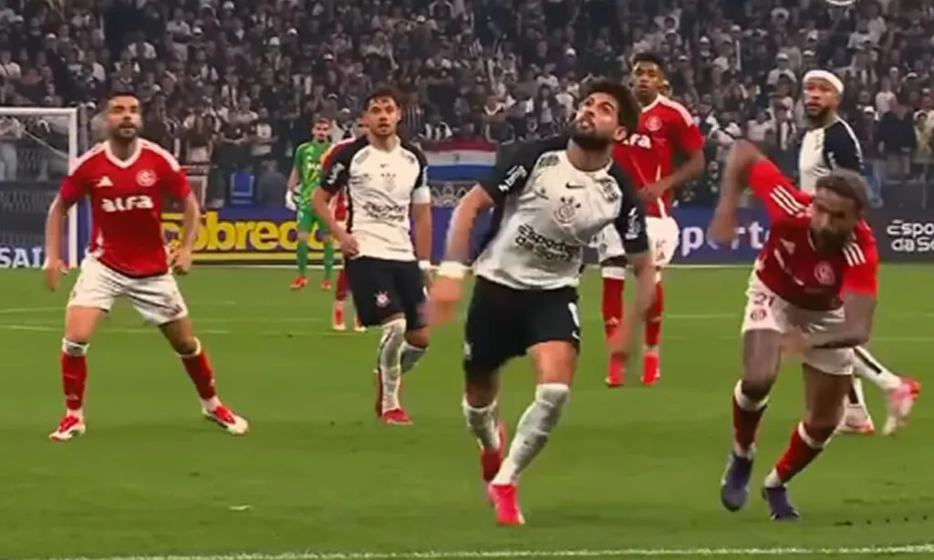 Partida com arbitragem polêmica teve duas viradas, três intervenções do VAR, pênalti marcado nos acréscimos e show de Yuri Alberto