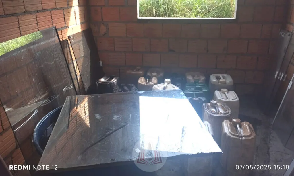 O dono da casa em construção foi preso, bem como seu veículo apreendido. O combustível teria sido furtado do galpão usado por uma empresa que presta serviço no interior de Bom Jesus do Sul