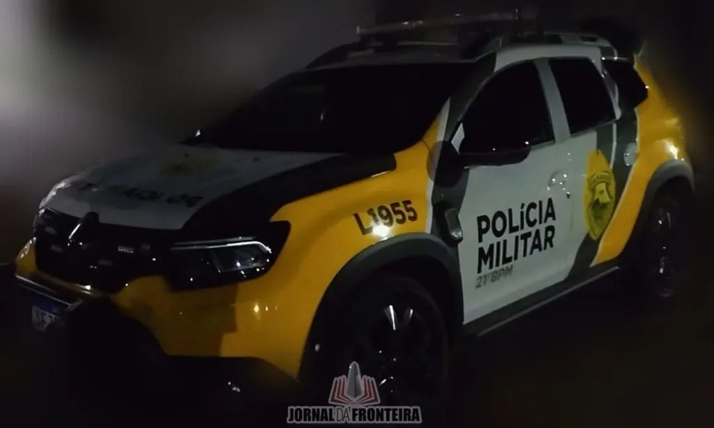Caso foi registrado no início da noite de quinta-feira. Os bandidos renderam uma comerciante e roubaram um celular