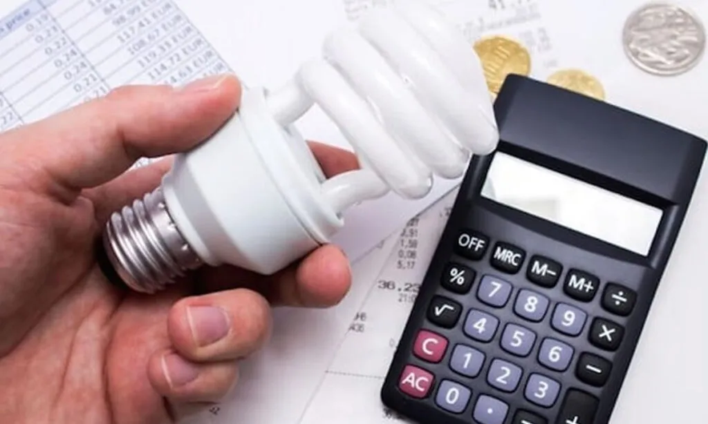 A bandeira tarifária das contas de energia passou para vermelha nesse mês de junho. Consumidores terão custo extra de R$ 4,463 a cada 100 kWh