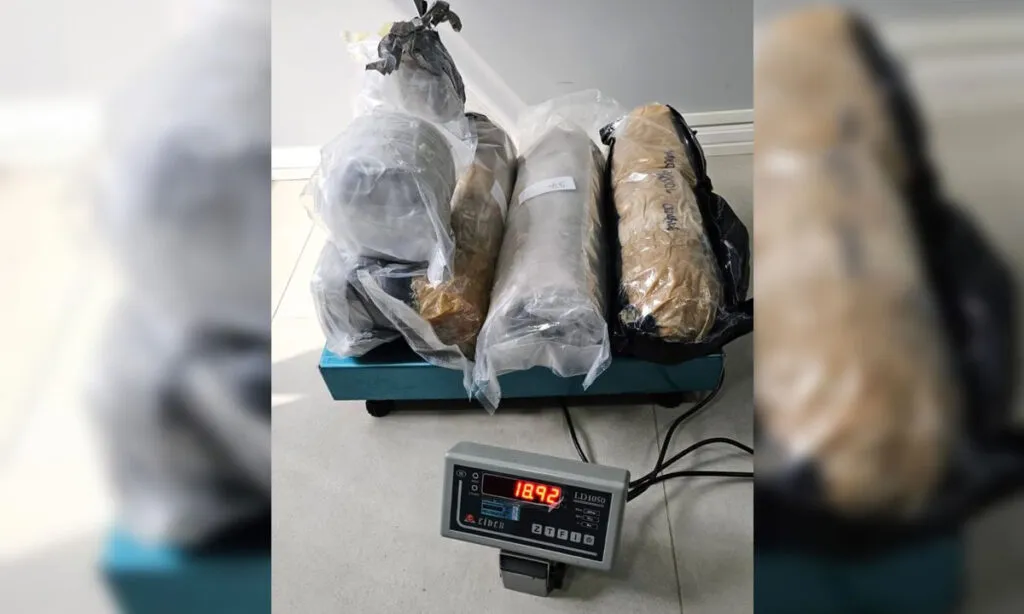 A operação de combate ao tráfico iniciou após a PF e RF localizarem mais de 13 quilos de drogas em uma transportadora de Chapecó que havia sido despachada como encomenda