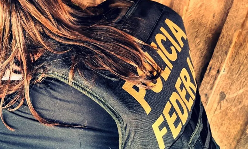 A Polícia Federal deflagrou na quarta-feira, a operação Voto Certo, quando foram cumpridos dois mandados de busca e apreensão