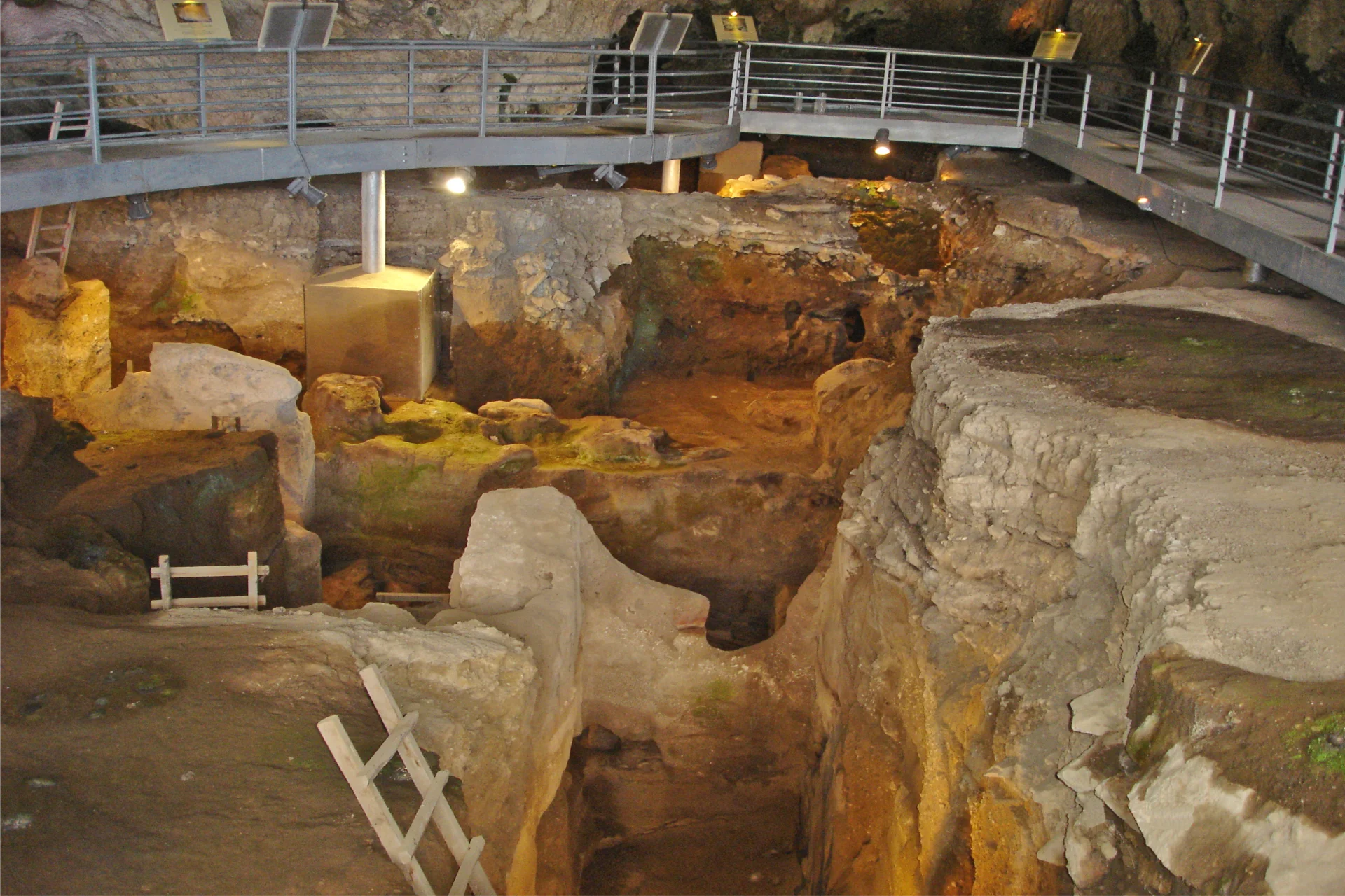caverna 1