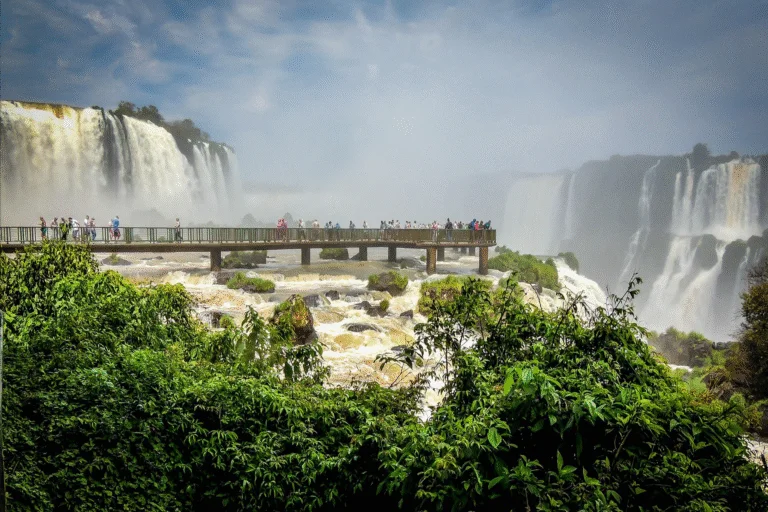 As 10 cidades sem praia mais turísticas do Brasil em 2025