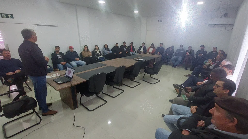 Cartão beneficiará servidores públicos e injetará R$ 60 mil mensais na economia municipal, com aceitação exclusiva em estabelecimentos de Bom Jesus do Sul