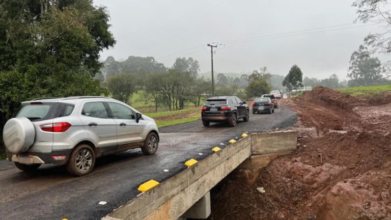 Vereador Leocyr destaca inauguração de ponte no interior de Flor da Serra