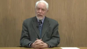 Aos 90 anos, Cícero Sandroni se despede como referência da imprensa e da literatura