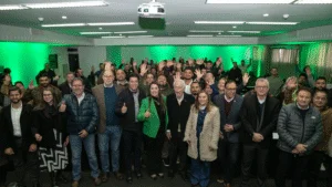 Governo do Paraná reforça parceria com vereadores em evento estadual