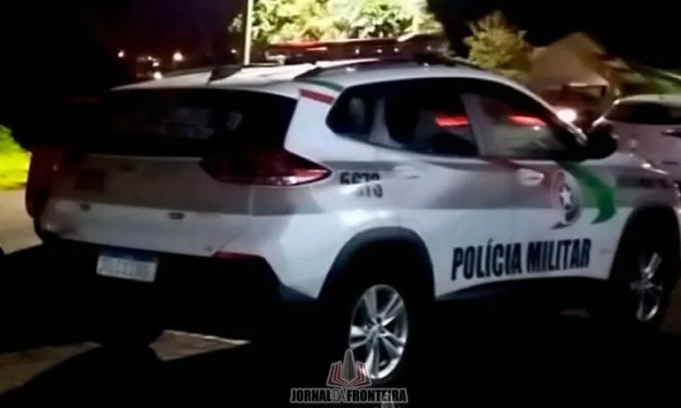 Mulher é derrubada e tem celular roubado enquanto caminhava na Avenida Internacional