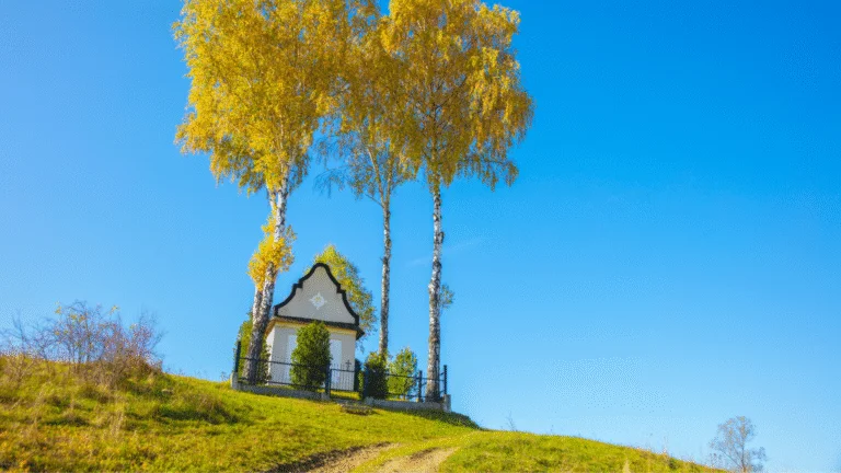 5 igrejas em lugares inusitados que encantam e surpreendem