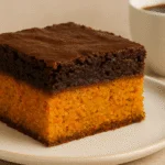 Bolo de cenoura com cobertura de brownie