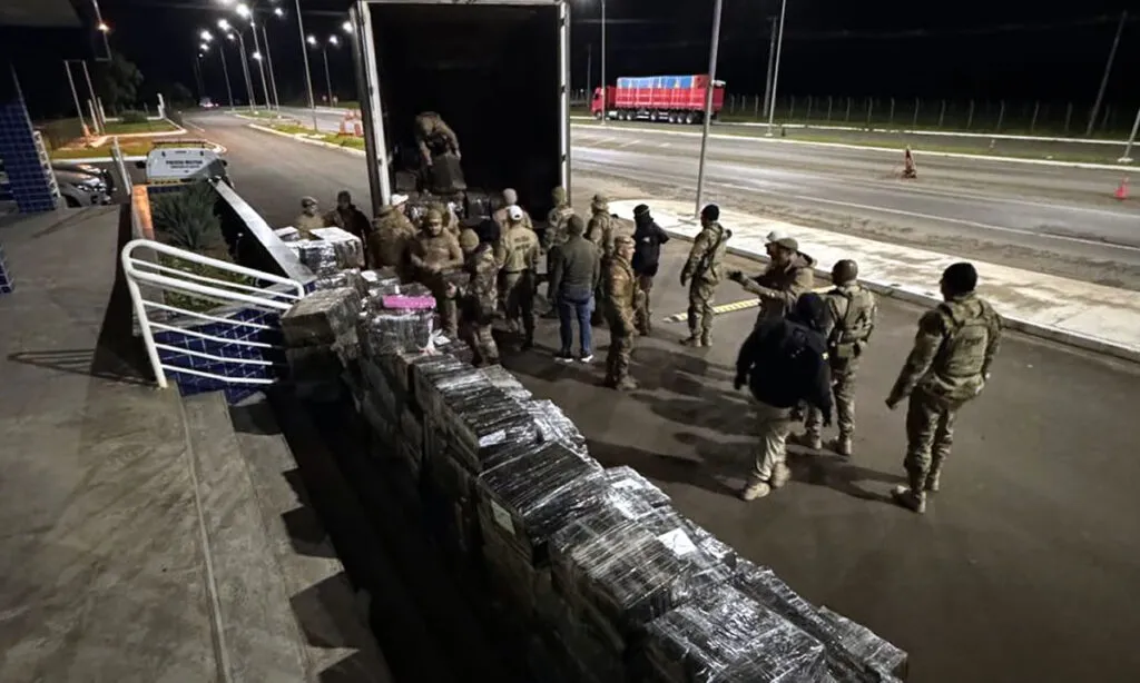PRF e PM realizaram a maior apreensão de maconha do ano em Santa Catarina; foram apreendidas 9,4 toneladas de maconha