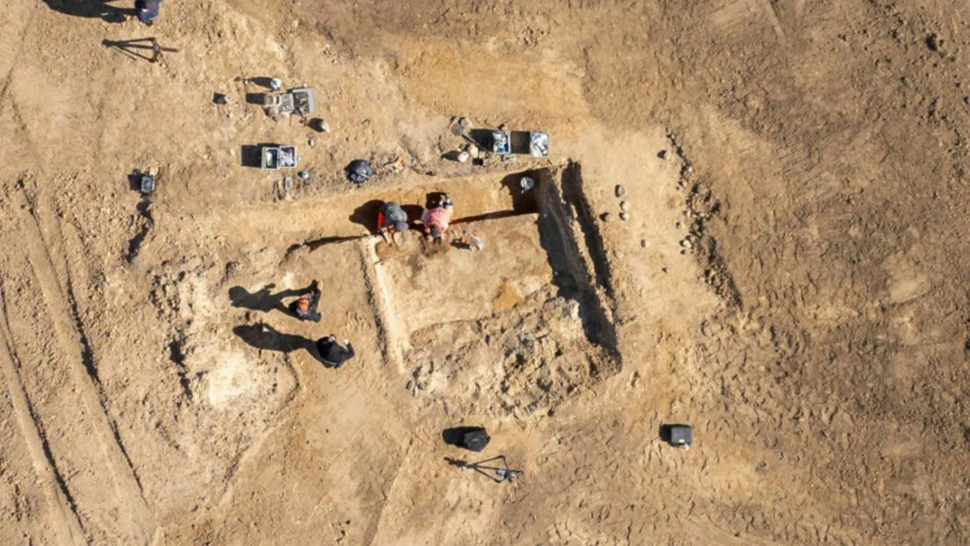 Tesouro é revelado em cemitério nobre descoberto na Dinamarca