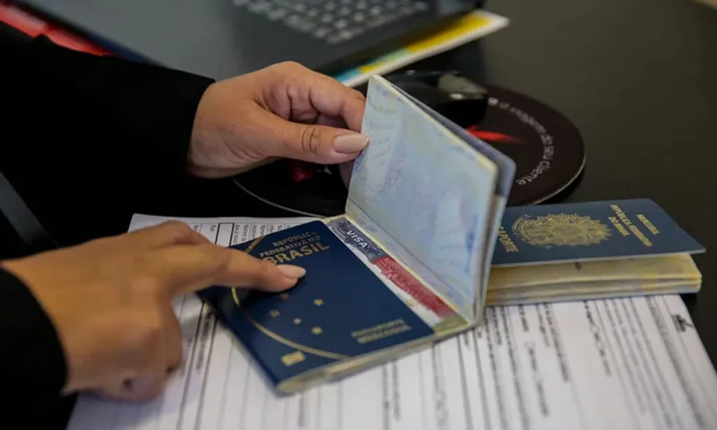 Embaixada americana no Brasil afirmou que visto "é um privilégio, não um direito"; novas diretrizes definem "verificação abrangente e minuciosa" de solicitantes