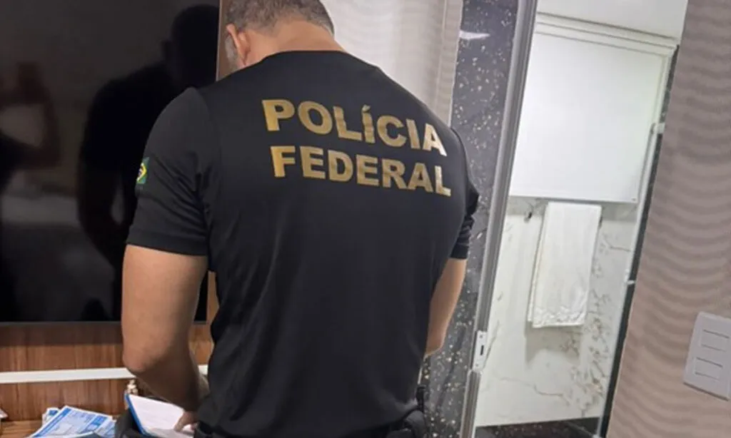 A Polícia Federal deflagrou na quarta-feira, a operação Voto Certo, quando foram cumpridos dois mandados de busca e apreensão