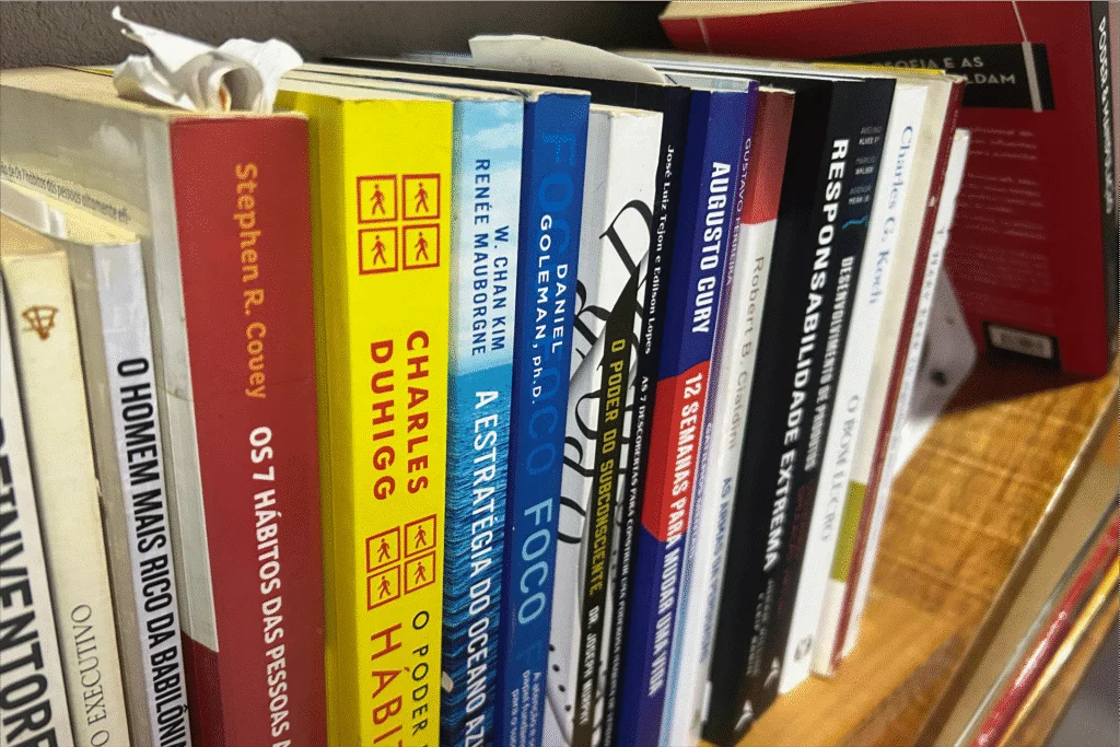 Estes 9 livros estão secretamente moldando a mente dos líderes mais ricos do mundo 2 livros 15