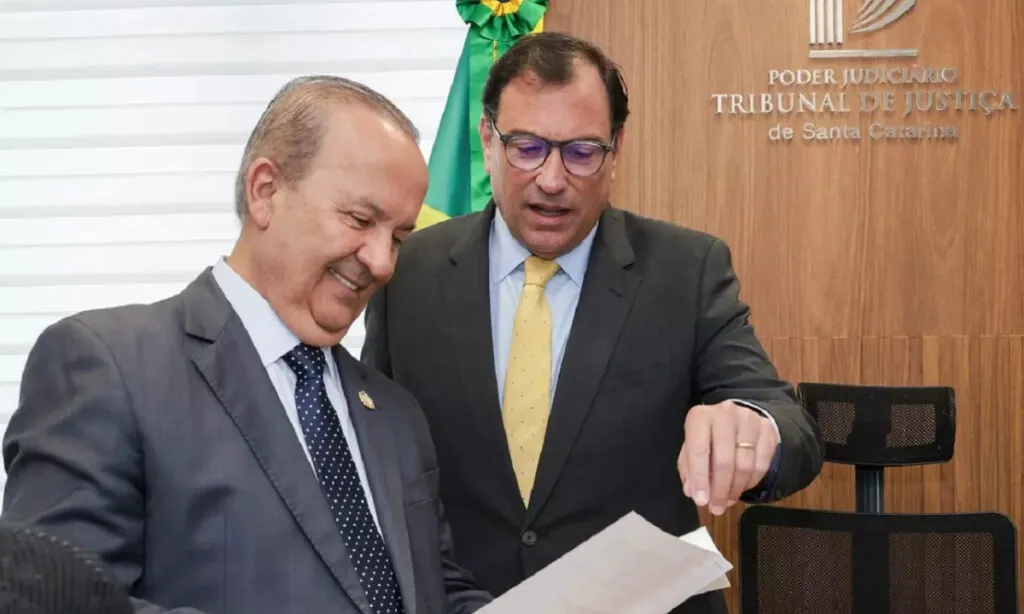 Francisco Oliveira Neto, Presidente do TJSC, transmitirá a presidência ao vice, Cid Goulart Junior, na quinta (12) e assumirá o governo na sexta (13)